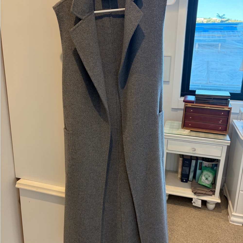 Women's Gray Sleeveless Vest